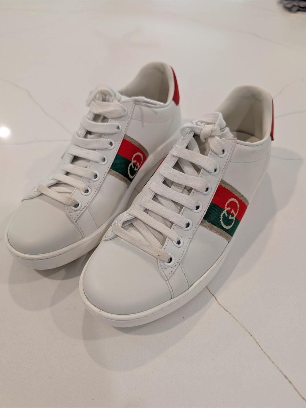 Gucci White Leather Sneakers with Red & Green Stripe